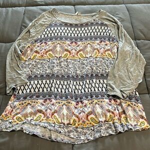 Three-quarter length sleeve top